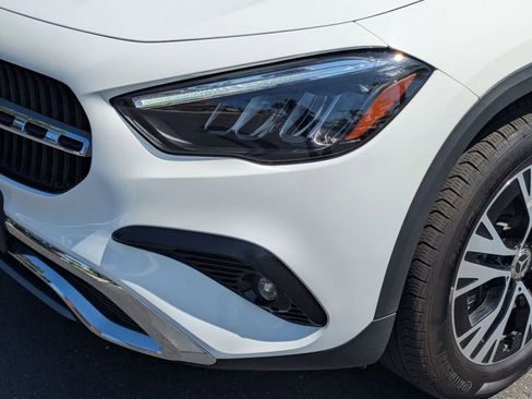 Used 2025 Mercedes-Benz GLA 250 4MATIC image 11