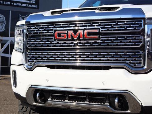 Used 2022 GMC Sierra 3500 Denali AWD/4WD image 9