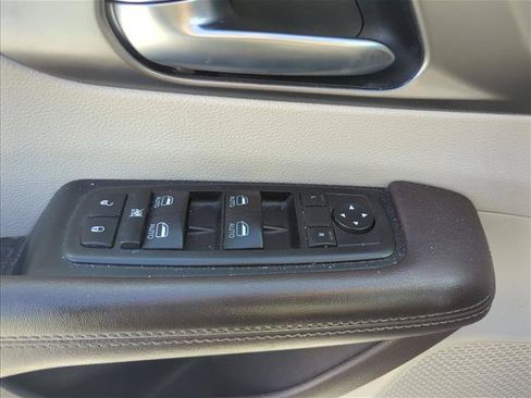 Used 2019 Chrysler Pacifica Touring-L Plus w/ Advanced Safetytec Group FWD image 23