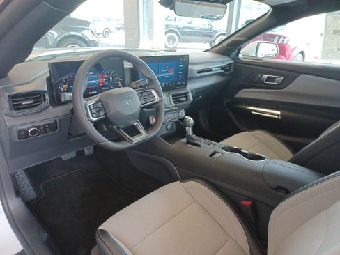 New 2025 Ford Mustang Coupe image 12