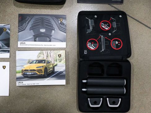 Used 2020 Lamborghini Urus image 62