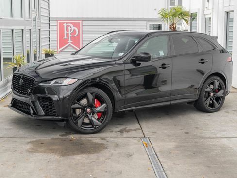 Used 2022 Jaguar F-PACE SVR image 2