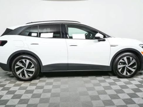 Certified 2025 Volkswagen ID.4 Pro RWD image 3