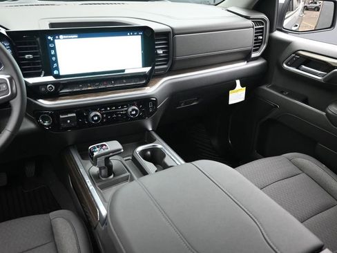 New 2026 Chevrolet Silverado 1500 LT w/ Z71 Off-Road Package AWD/4WD image 12
