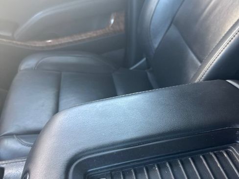 Used 2018 Chevrolet Suburban Premier AWD/4WD image 14