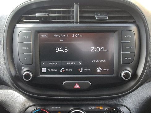 Used 2025 Kia Soul LX FWD image 25