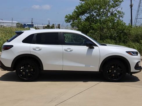 New 2027 Honda HR-V Sport image 4