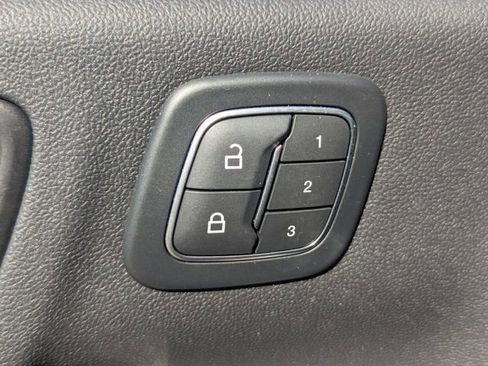 Used 2022 Ford Escape Titanium w/ Titanium Premium Package FWD image 27