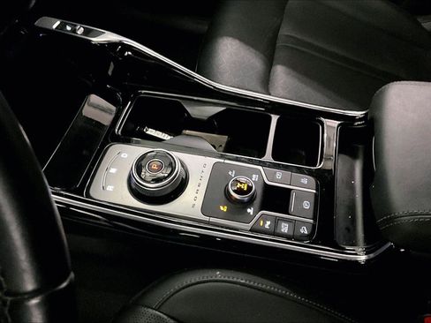 Used 2022 Kia Sorento SX image 16