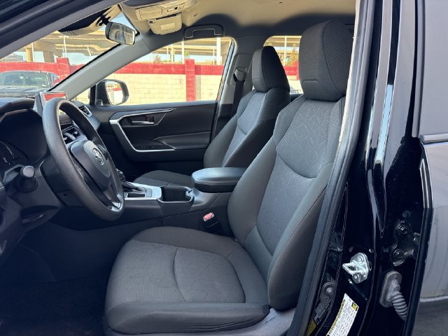 Used 2025 Toyota RAV4 XLE FWD image 26