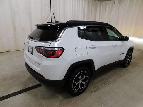 Used 2024 Jeep Compass Limited image 18