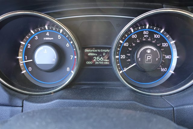 Used 2012 Hyundai Sonata Limited w/ Navigation Pkg FWD image 13