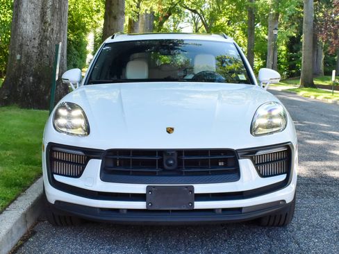 Used 2023 Porsche Macan S AWD/4WD image 10