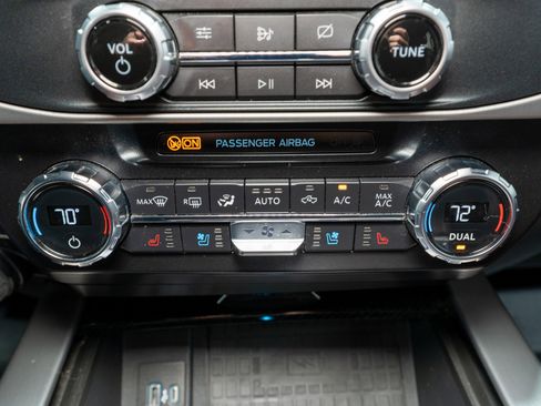 Used 2022 Ford F350 Platinum image 24