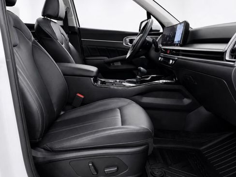 Used 2024 Kia Sorento SX FWD image 19