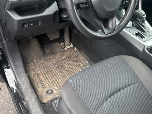 Used 2023 Toyota RAV4 LE image 9