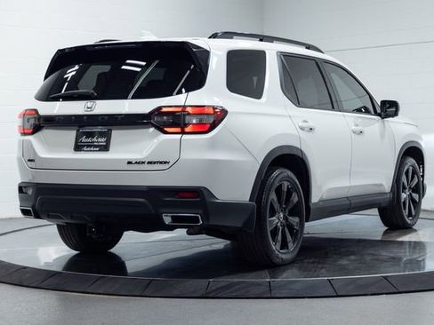 Used 2025 Honda Pilot Black Edition image 10