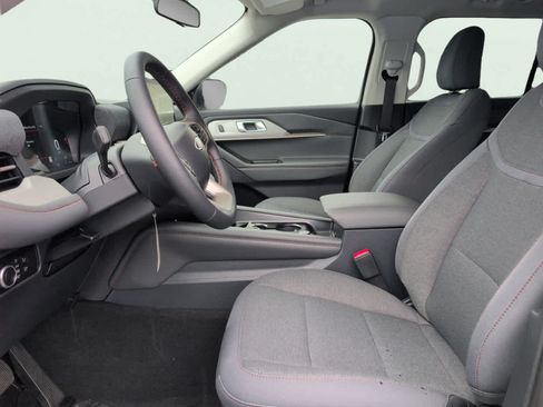 New 2026 Ford Explorer Active RWD image 9