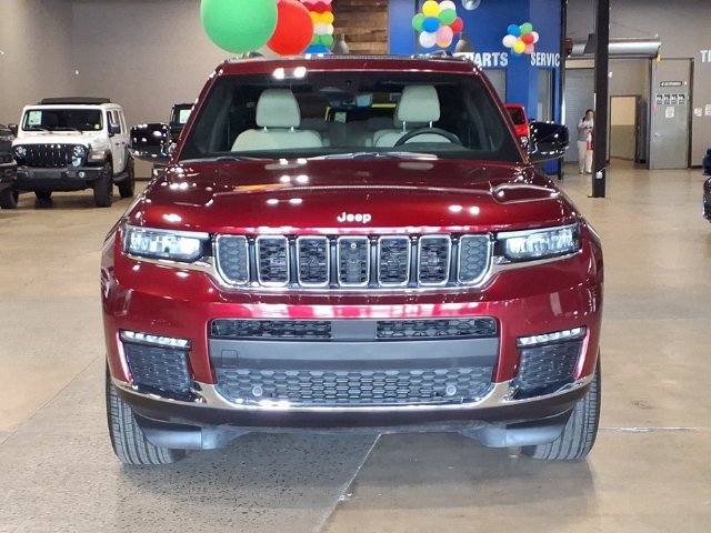 Certified 2024 Jeep Grand Cherokee L Limited w/ Luxury Tech Group II AWD/4WD image 2