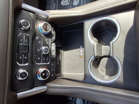 Used 2021 GMC Yukon XL SLT AWD/4WD image 18