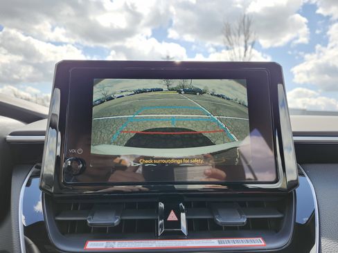 Used 2026 Toyota Corolla SE image 2