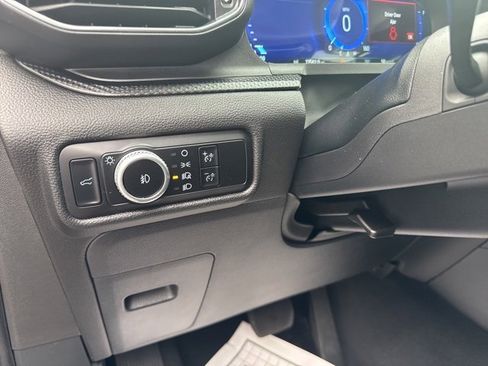 Used 2023 Ford Explorer ST image 18