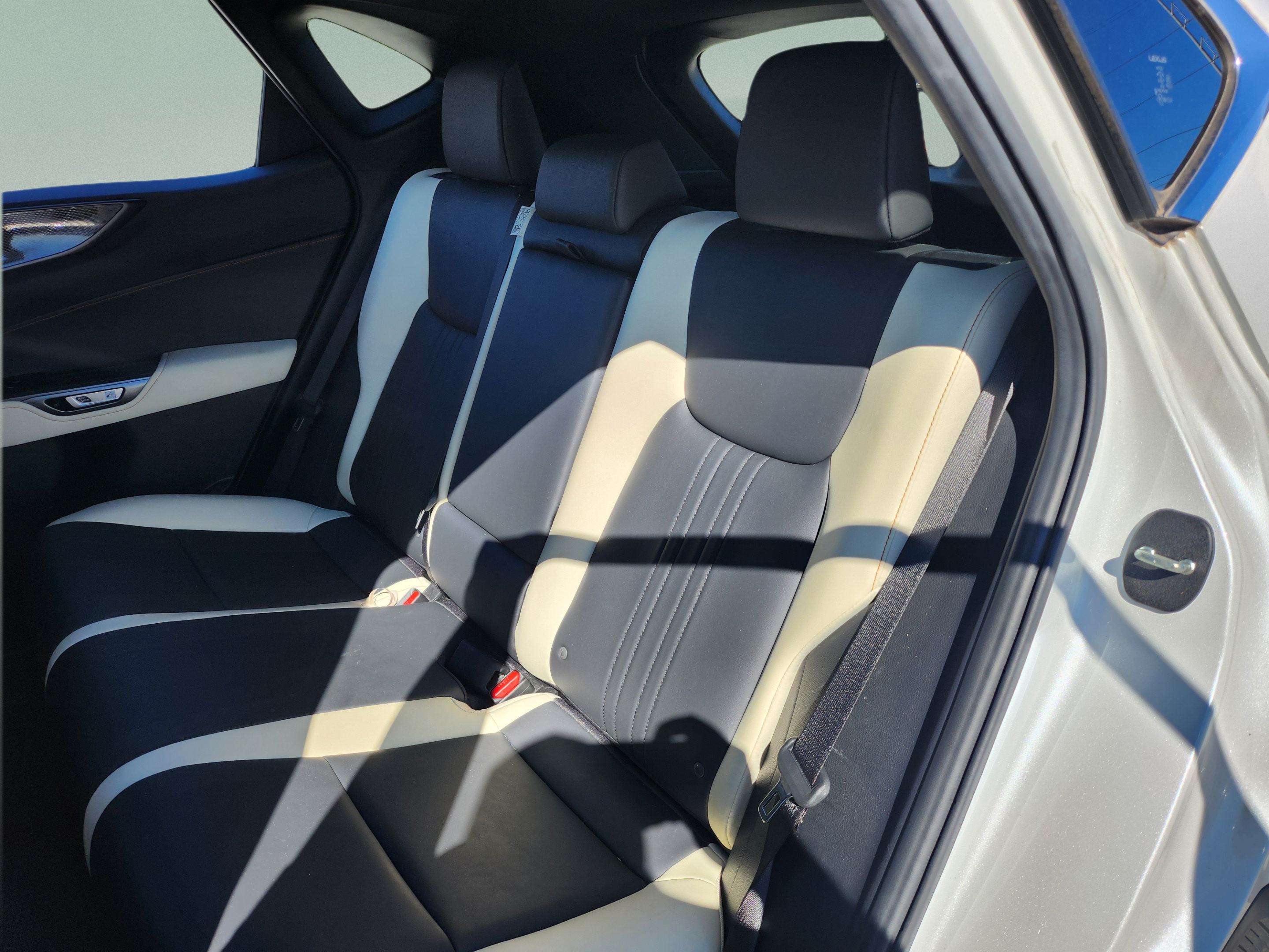 Used 2023 Lexus NX 250 FWD w/ Towing Package (2000 Lbs) image 28