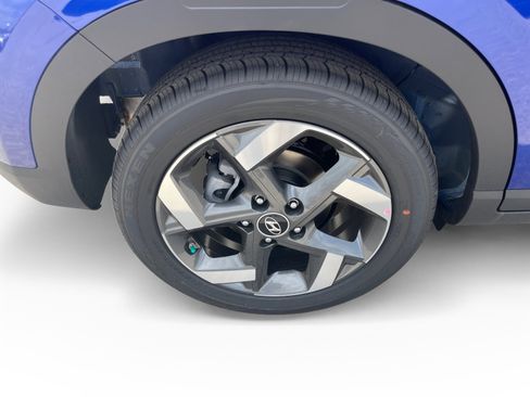 New 2025 Hyundai Venue Limited image 16