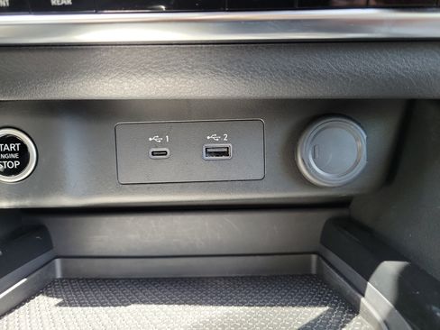Certified 2023 Nissan Rogue SV FWD image 29