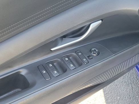 Used 2024 Hyundai Elantra SEL FWD image 16