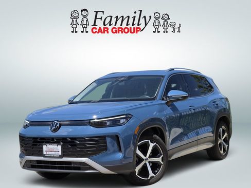 Used 2026 Volkswagen Tiguan SE FWD image 1