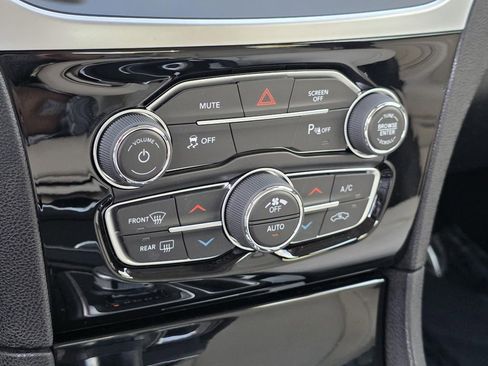 Used 2023 Chrysler 300 Touring L w/ Popular Equipment Group image 22