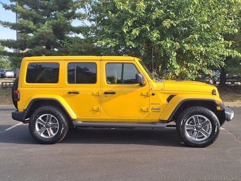 Certified 2020 Jeep Wrangler Unlimited Sahara w/ LED Lighting Group image 8