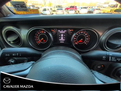 Used 2023 Jeep Gladiator Sport image 8