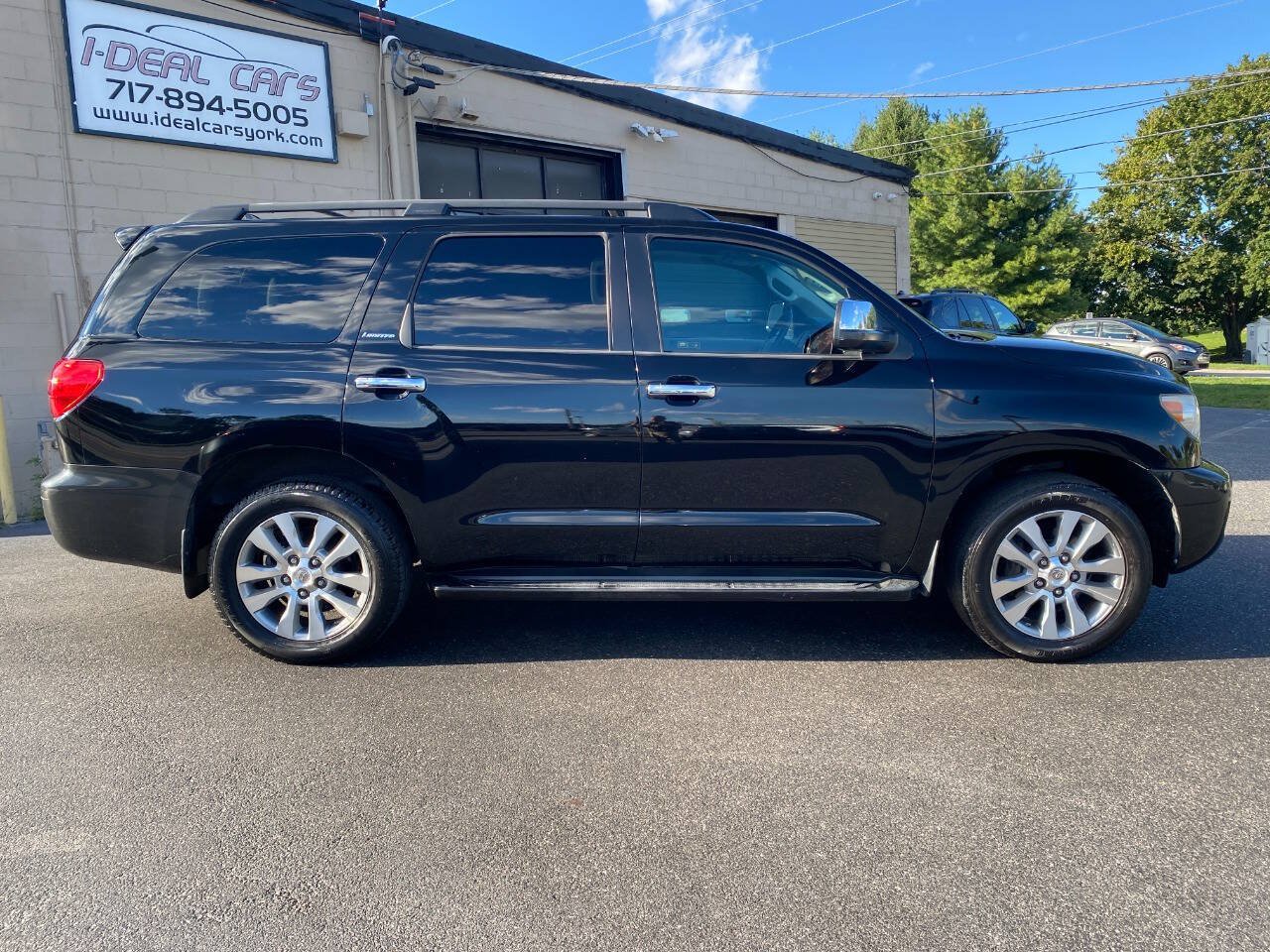 Used 2012 Toyota Sequoia Limited AWD/4WD image 2