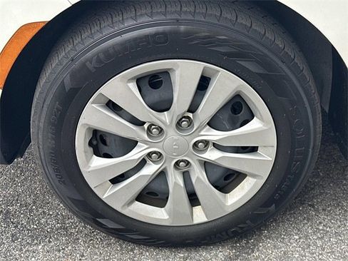 Certified 2023 Kia Soul LX image 24