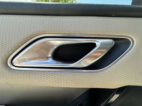 Used 2018 Land Rover Range Rover Velar S AWD/4WD image 38