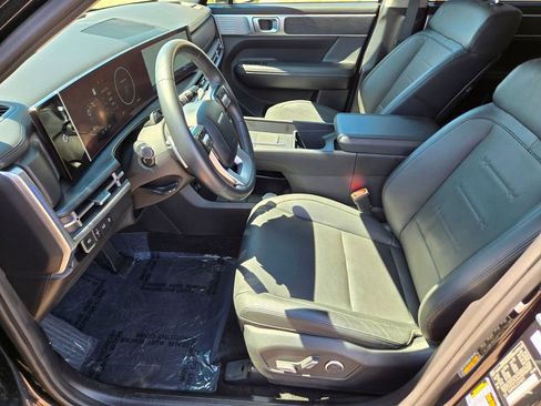 Used 2025 Hyundai Santa Fe Limited FWD image 8