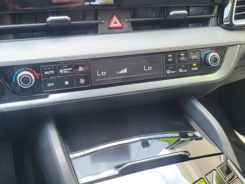 Certified 2024 Kia Sportage LX FWD image 25