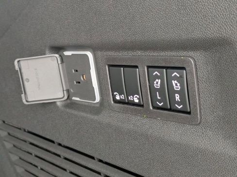 New 2026 Chevrolet Suburban High Country image 37