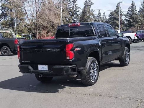Used 2024 Chevrolet Colorado Z71 w/ Z71 Convenience Package 2 image 8