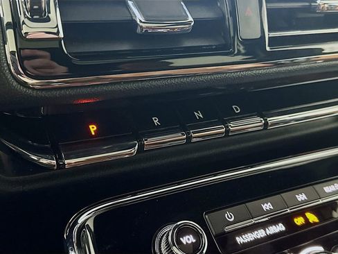 Used 2021 Lincoln Navigator Reserve image 16