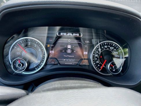 Used 2022 RAM 1500 Big Horn AWD/4WD image 42