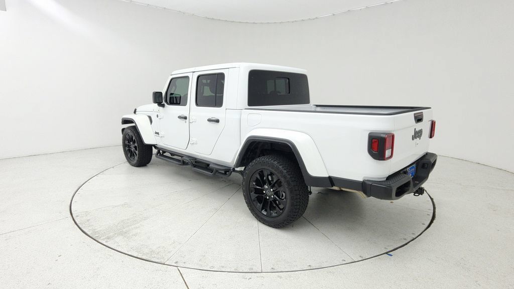 Used 2025 Jeep Gladiator Sport AWD/4WD image 5