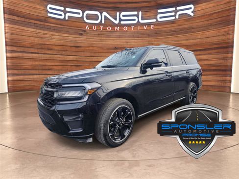 Used 2023 Ford Expedition Limited image 1