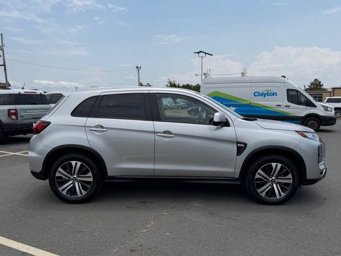Used 2025 Mitsubishi Outlander Sport ES AWD/4WD image 2