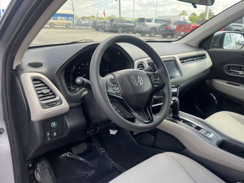 Used 2019 Honda HR-V EX image 13