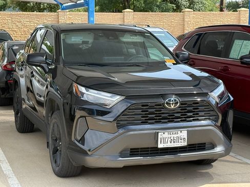 Used 2024 Toyota RAV4 LE FWD image 3