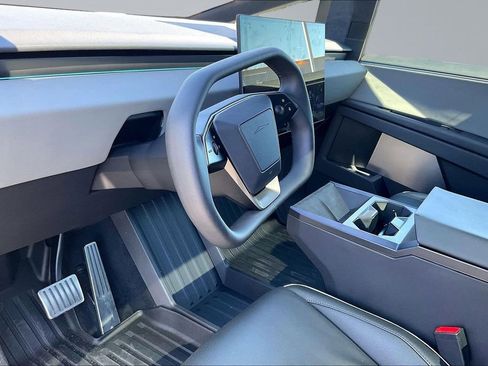 Used 2025 Tesla Cybertruck AWD Crew Cab image 13