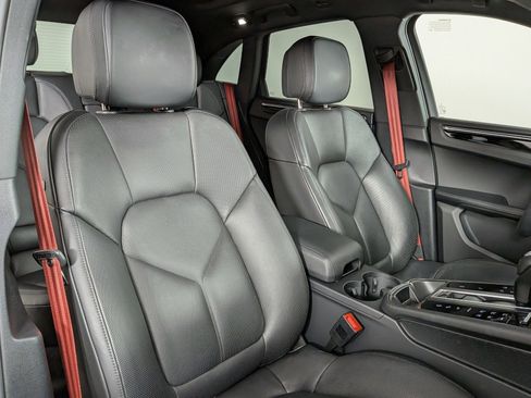 Certified 2025 Porsche Macan S AWD/4WD image 23